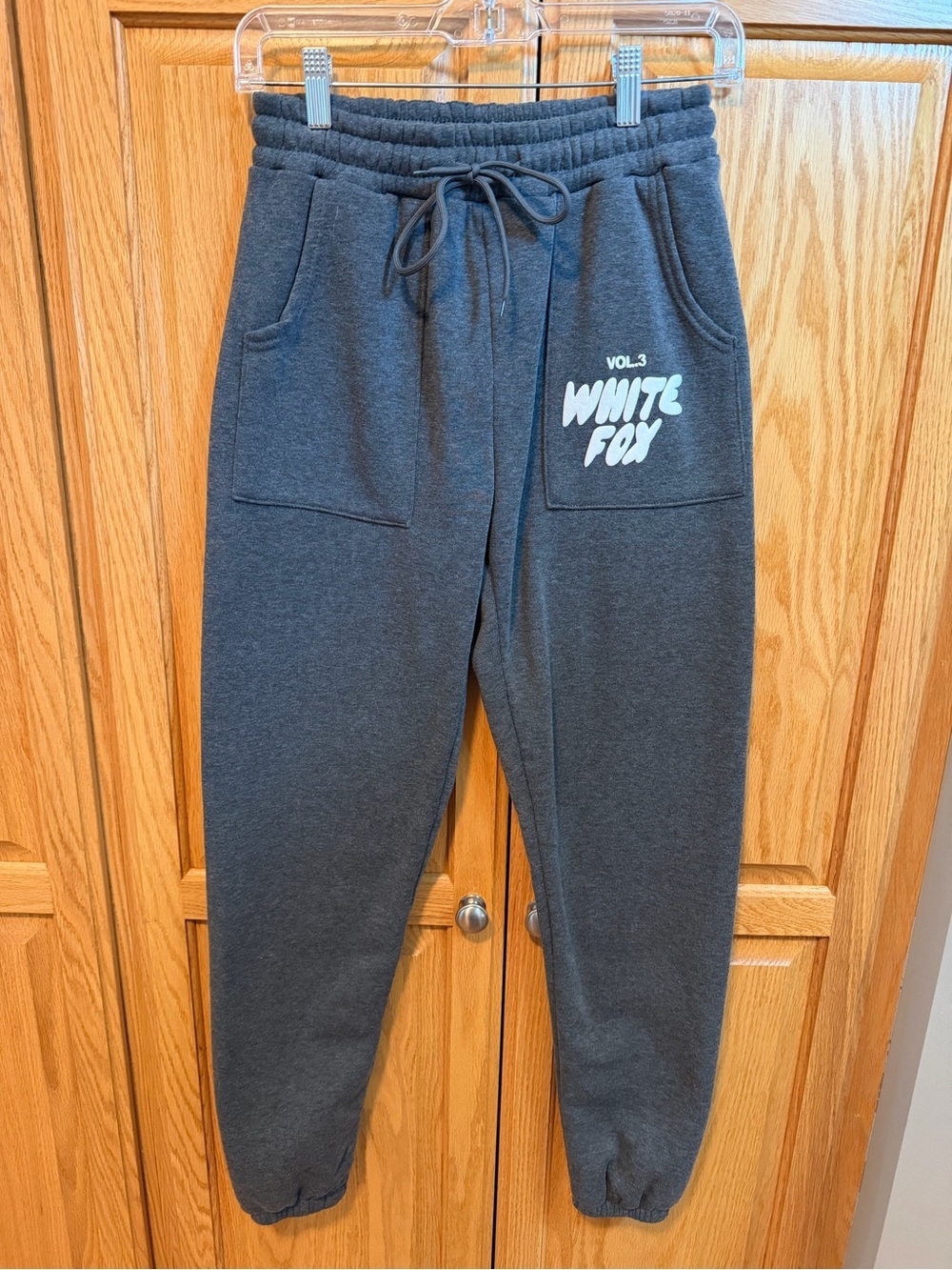 WHITE FOX Boutique Charcoal Logo Sweatpants - Large